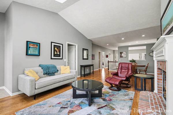 2131 Tree Ridge SE Drive, Grand Rapids, MI 49508