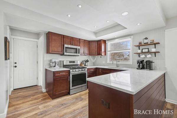 547 72nd SE Street, Grand Rapids, MI 49548