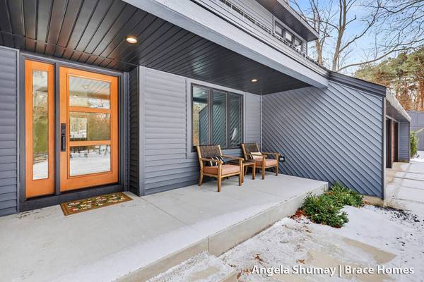 400 Greentree NE Lane, Ada, MI 49301