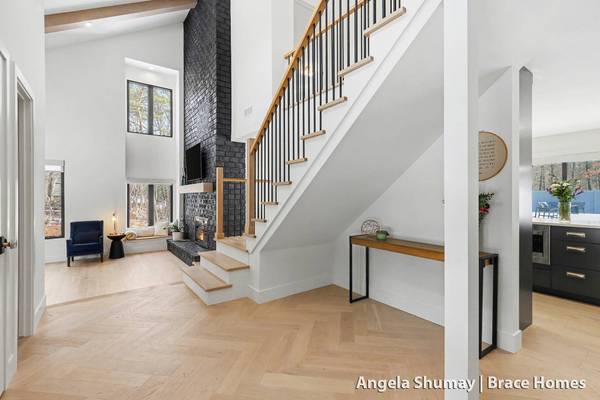 400 Greentree NE Lane, Ada, MI 49301