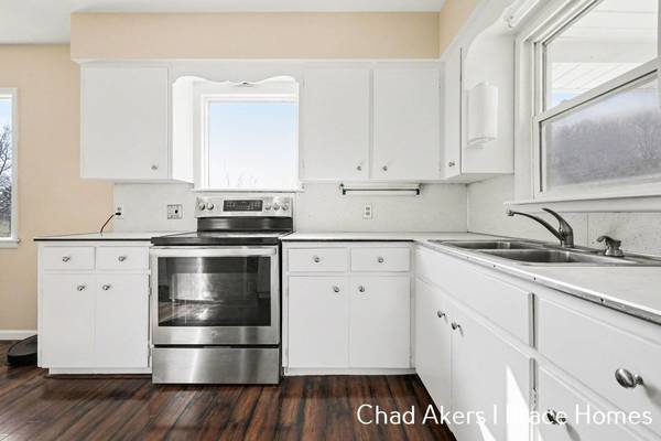 9555 Eastern SE Avenue, Byron Center, MI 49315