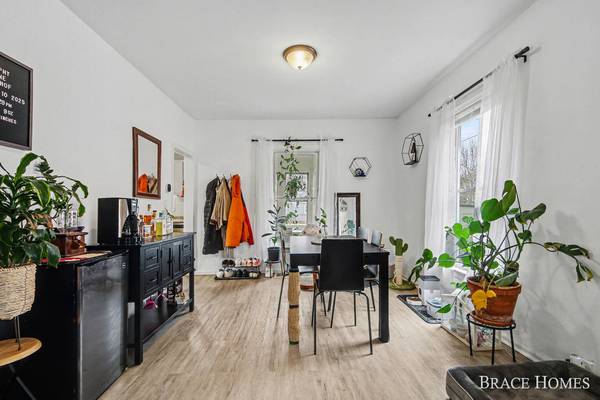 17 Vandine NE Place, Grand Rapids, MI 49503