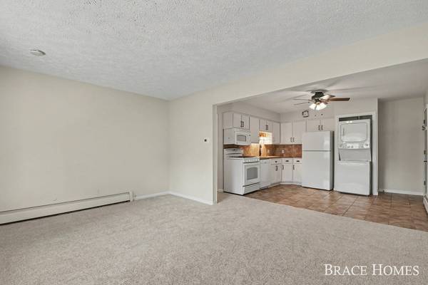 647 Blue Ash SE Drive, Grand Rapids, MI 49548