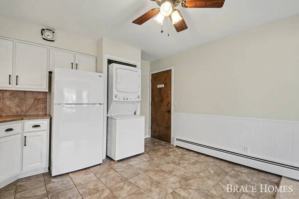 647 Blue Ash SE Drive, Grand Rapids, MI 49548