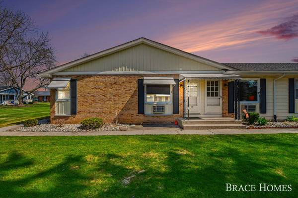 647 Blue Ash SE Drive, Grand Rapids, MI 49548