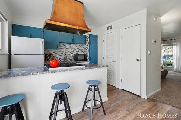 2466 Cranden SE Drive #246, Grand Rapids, MI 49506