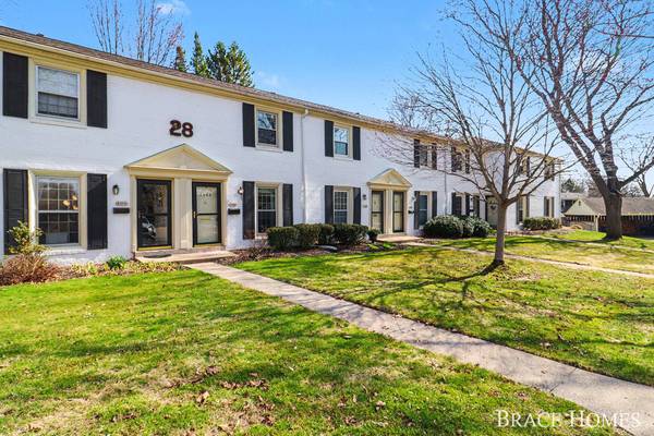 2466 Cranden SE Drive #246, Grand Rapids, MI 49506