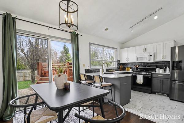 4748 Meadow Lake SE Drive, Grand Rapids, MI 49512