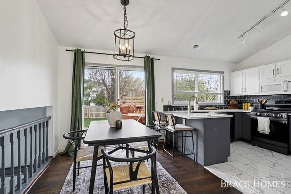 4748 Meadow Lake SE Drive, Grand Rapids, MI 49512