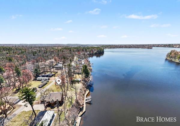 5423 Front Street, Newaygo, MI 49337