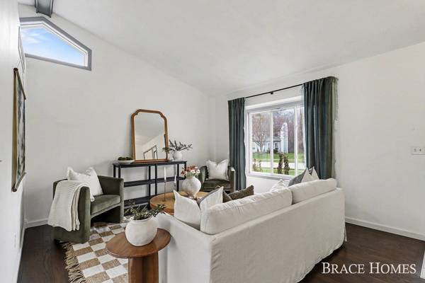 4748 Meadow Lake SE Drive, Grand Rapids, MI 49512