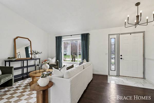 4748 Meadow Lake SE Drive, Grand Rapids, MI 49512
