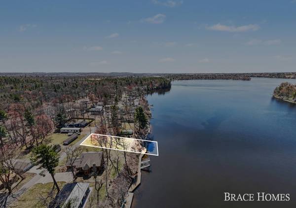 5423 Front Street, Newaygo, MI 49337