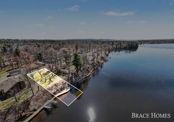 5423 Front Street, Newaygo, MI 49337