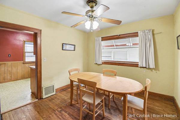 26 Burr Oak NW Street, Grand Rapids, MI 49505