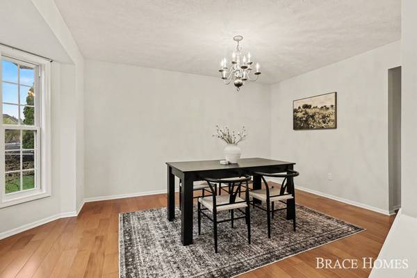 2511 Black Horse NE Drive, Grand Rapids, MI 49505