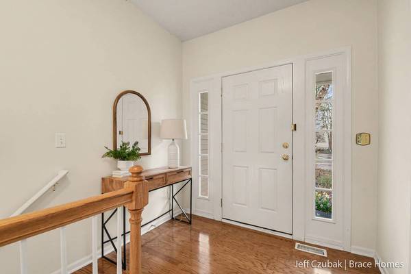 3550 Mill Point SE Drive, Grand Rapids, MI 49512