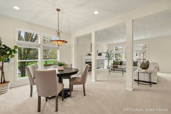 3550 Mill Point SE Drive, Grand Rapids, MI 49512