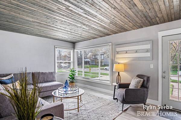 1009 Drexel NE Drive, Grand Rapids, MI 49505