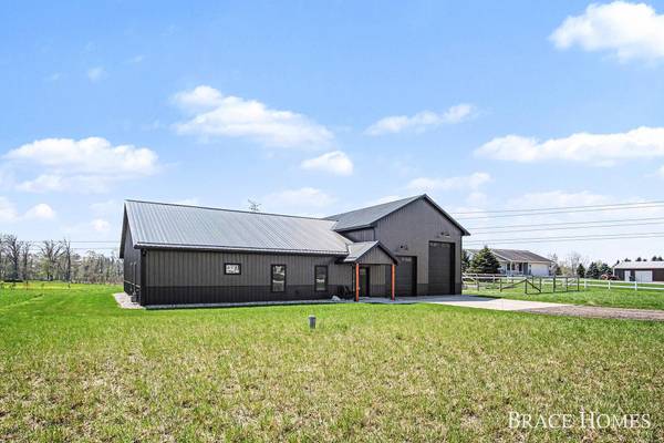 3414 144th Avenue, Dorr, MI 49323
