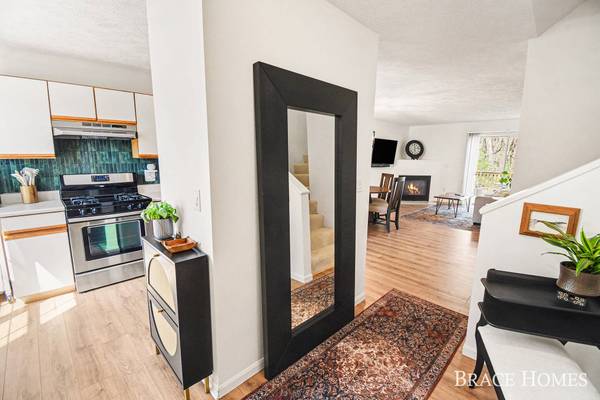956 Ada Pl SE Drive, Grand Rapids, MI 49546