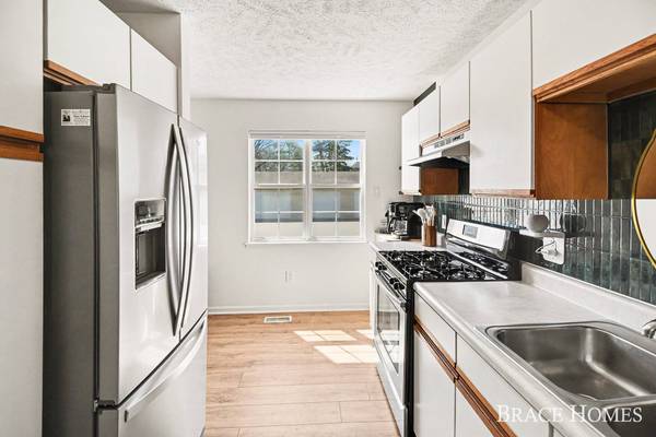 956 Ada Pl SE Drive, Grand Rapids, MI 49546