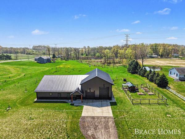 3414 144th Avenue, Dorr, MI 49323