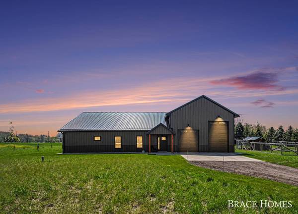3414 144th Avenue, Dorr, MI 49323