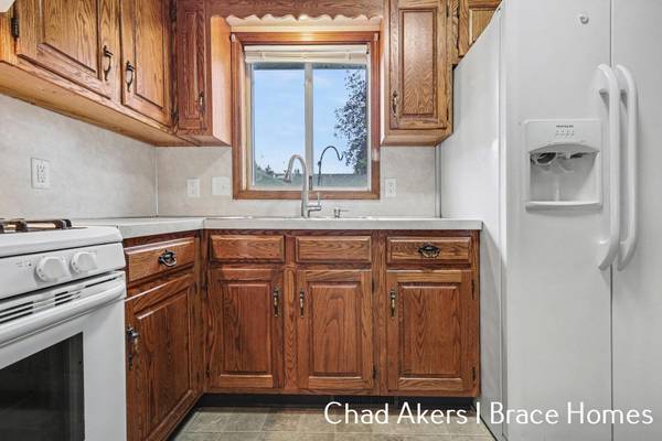 5912 Leisure South SE Drive, Grand Rapids, MI 49548