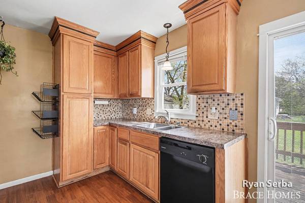 960 35th SW Street, Wyoming, MI 49509