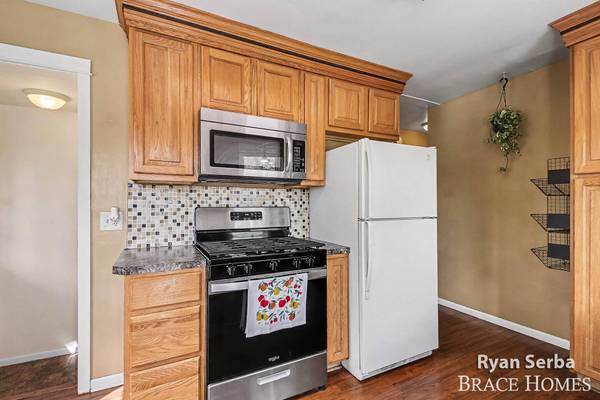 960 35th SW Street, Wyoming, MI 49509