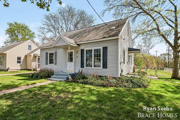 960 35th SW Street, Wyoming, MI 49509