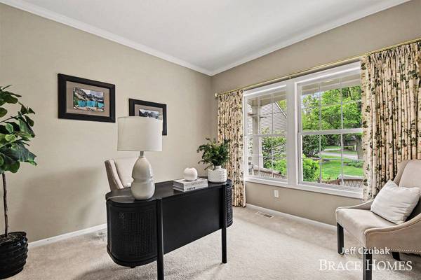 3573 Mill Point SE Drive, Grand Rapids, MI 49512