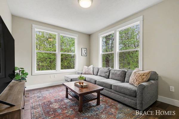 3726 Atwater Hills NE Court, Grand Rapids, MI 49525