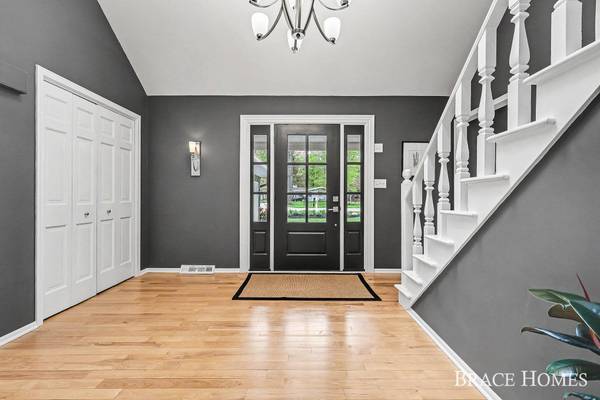 2793 Cascade Springs SE Drive, Grand Rapids, MI 49546