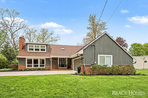 2793 Cascade Springs SE Drive, Grand Rapids, MI 49546