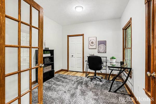 2155 Timber Valley NE Drive, Grand Rapids, MI 49525