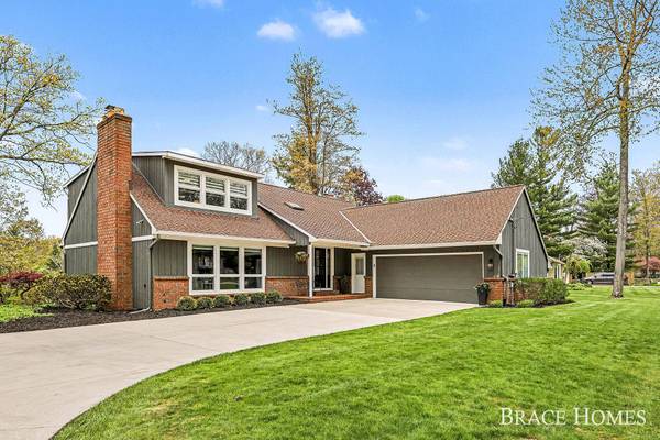 2793 Cascade Springs SE Drive, Grand Rapids, MI 49546