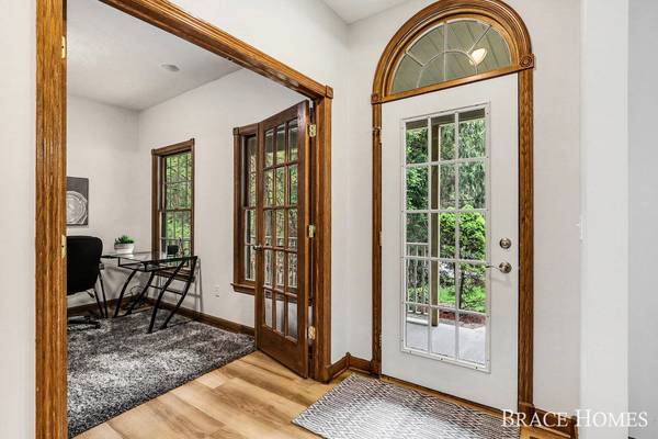 2155 Timber Valley NE Drive, Grand Rapids, MI 49525