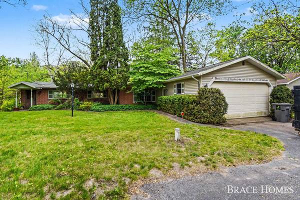 10748 100th SE Street, Alto, MI 49302