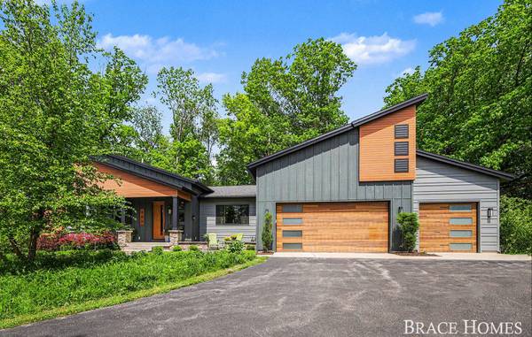 6234 Hall SE Street, Grand Rapids, MI 49546