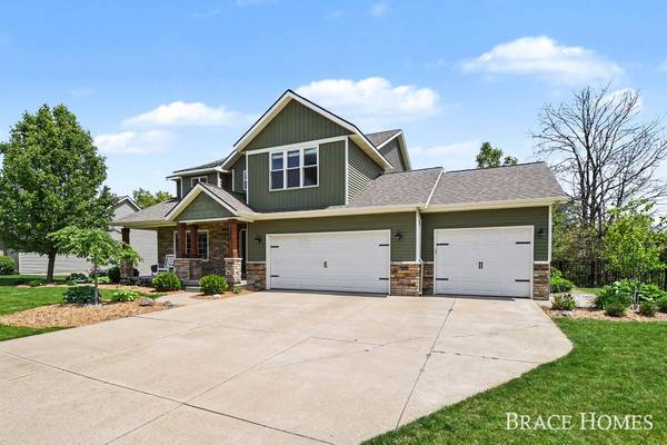 156 Hightower NE Drive, Rockford, MI 49341