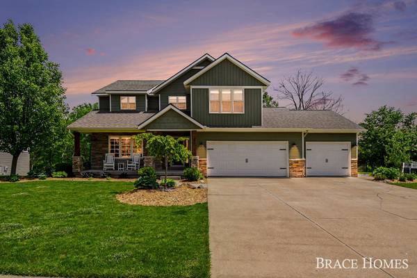 156 Hightower NE Drive, Rockford, MI 49341