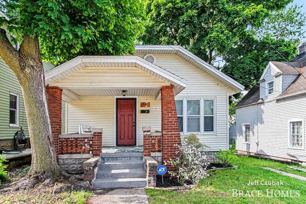 14 Ann NW Street, Grand Rapids, MI 49505