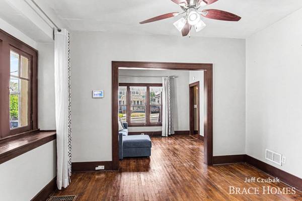 14 Ann NW Street, Grand Rapids, MI 49505