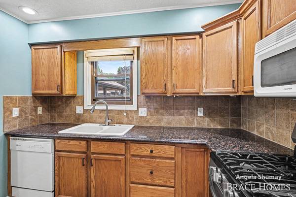 2631 Chatham Woods SE Drive, Grand Rapids, MI 49546