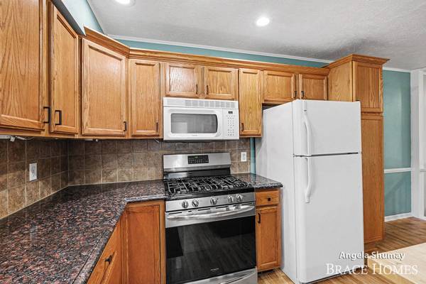 2631 Chatham Woods SE Drive, Grand Rapids, MI 49546