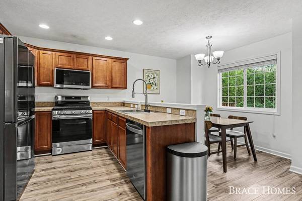 3079 Ledgestone NE Place, Grand Rapids, MI 49525