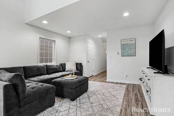 3079 Ledgestone NE Place, Grand Rapids, MI 49525