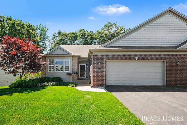 2902 Woodridge NE Circle, Grand Rapids, MI 49525
